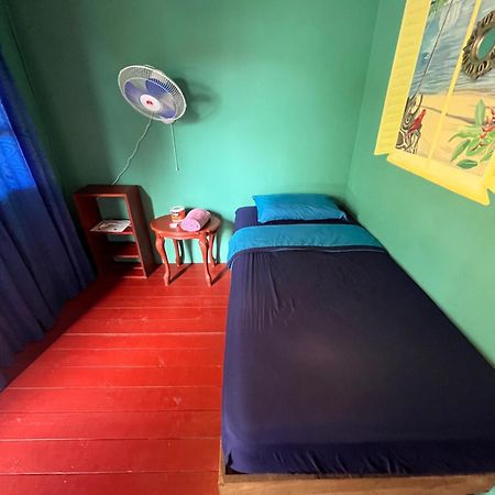 Valerie Emanuel Apartments Bocas del Toro Exterior foto