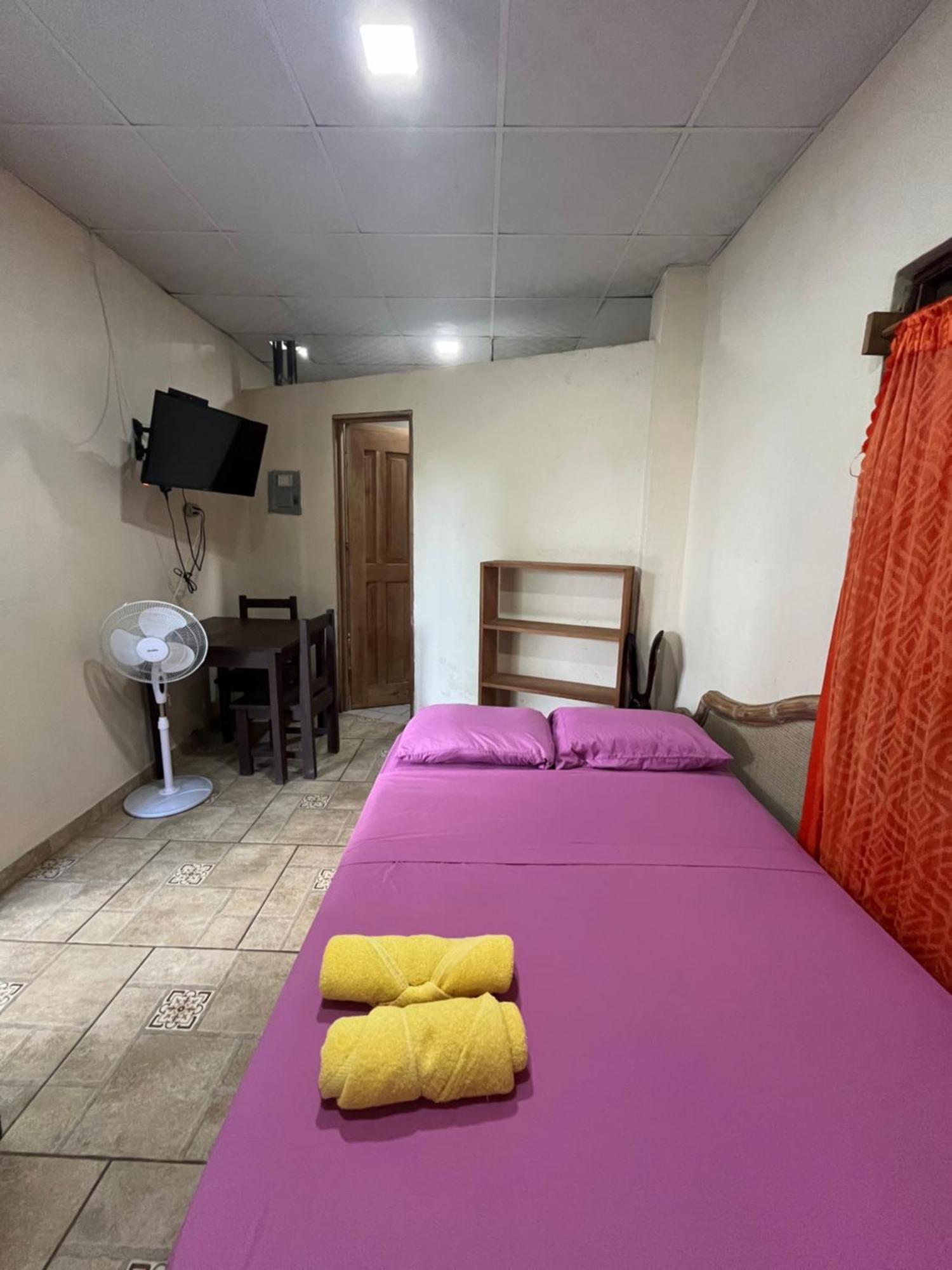 Valerie Emanuel Apartments Bocas del Toro Exterior foto
